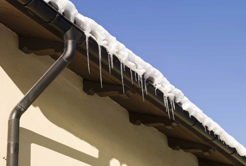 Weathering Winter in Indiana: 5 Common Winter Roof Problems in Noblesville